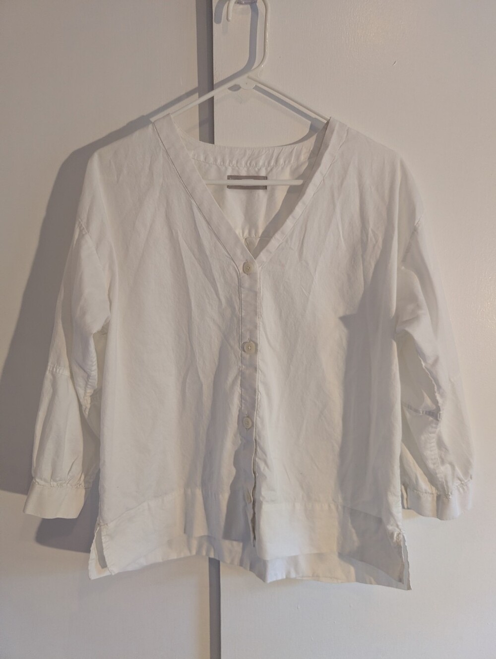 Everlane Size 6 White V-Neck Button Front Blouse 3/4 Sleeves 100 Percent Cotton